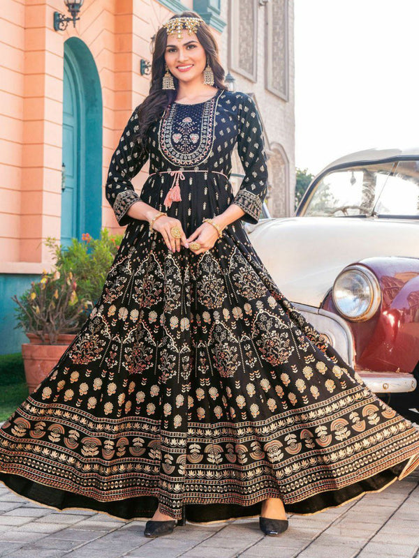 Graceful Long Anarkali Dress with Stunning Belt Accessory